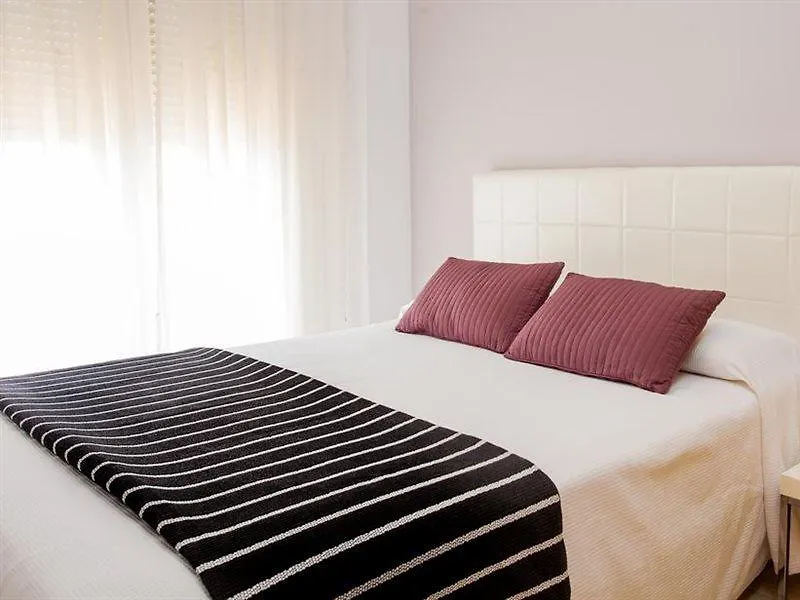 Hostal Apartamentos Abril Nerja
