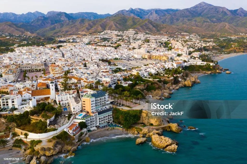 Hostal Apartamentos Abril Nerja España