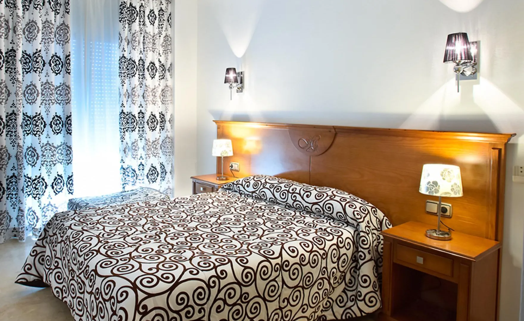 Hostal Apartamentos Abril Nerja Pensión