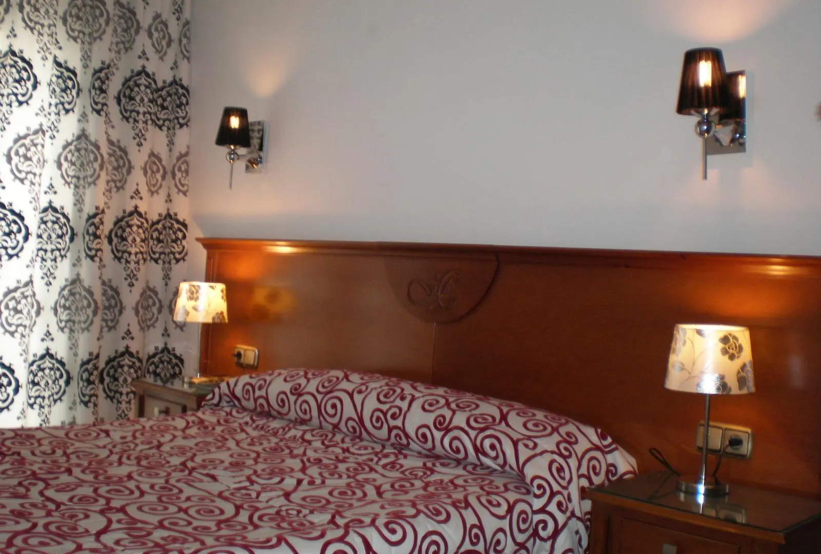 Hostal Apartamentos Abril Nerja