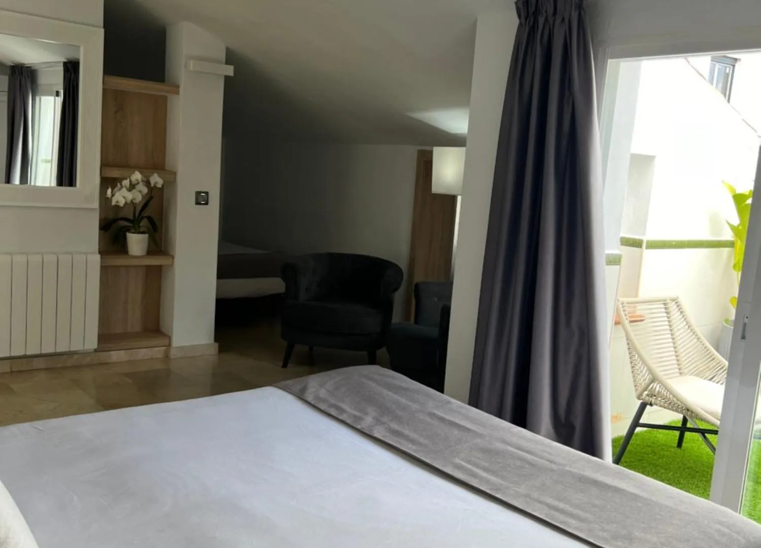Abril Nerja Hotel 2*,