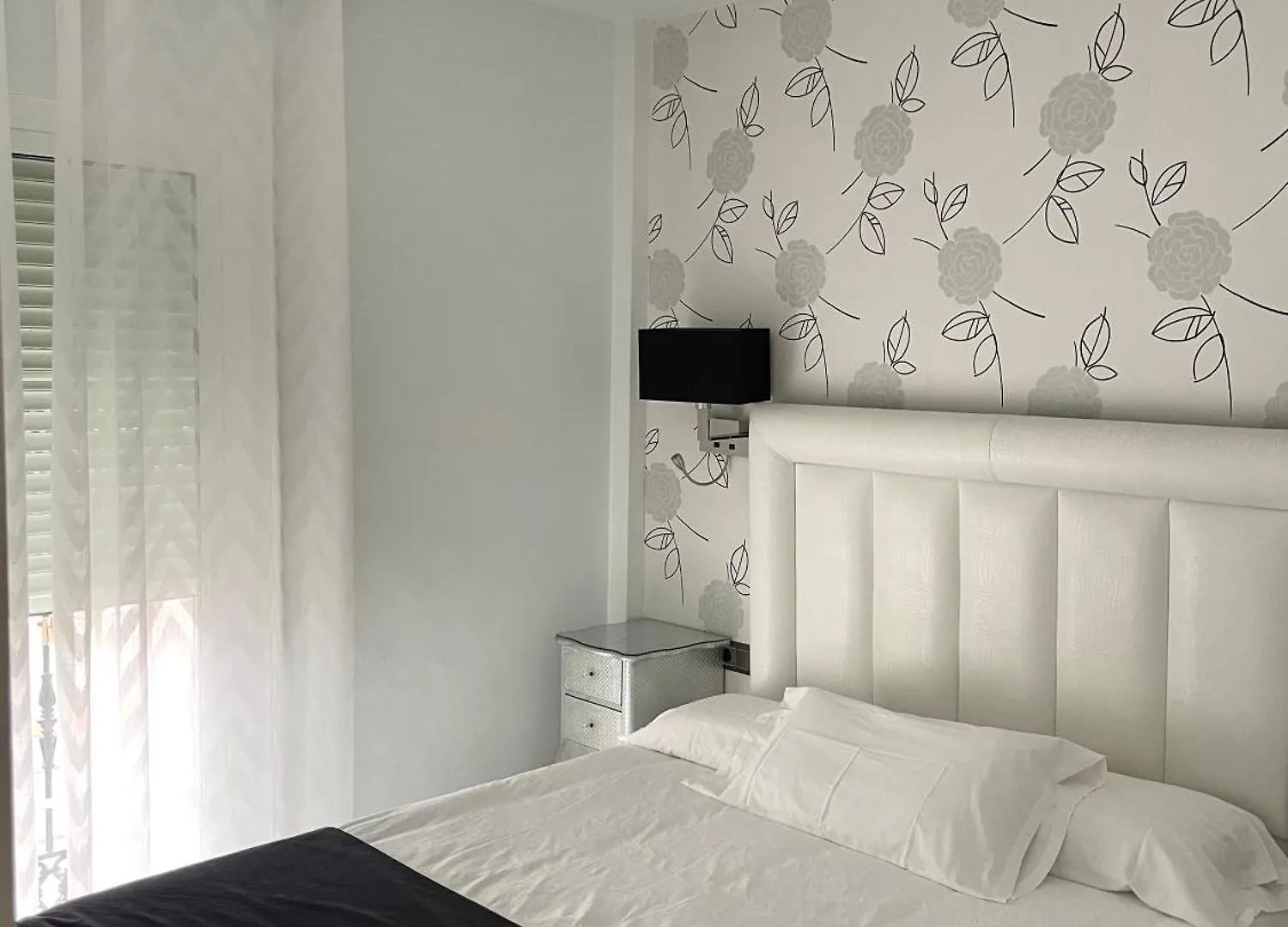 Pensión Hostal Apartamentos Abril Nerja