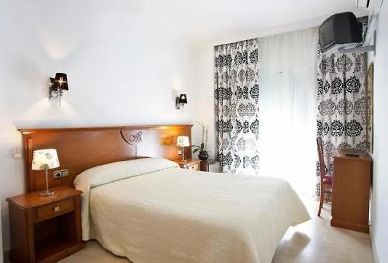 Abril Nerja Hotel